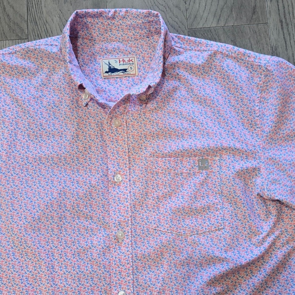 Huk Fishing AOP Lure Print Button Down Shirt Pink Blue Men's Small Short Sleeve
